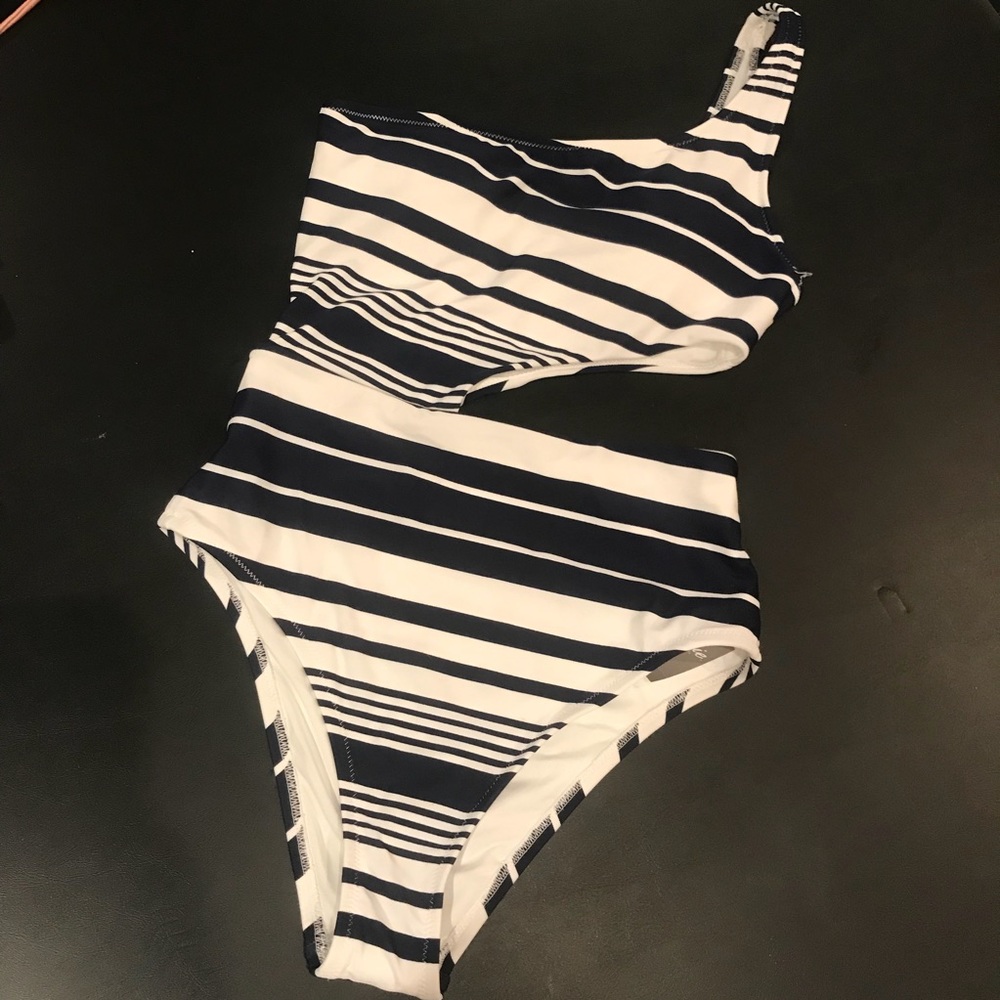 NWT AERIE cut out one piece